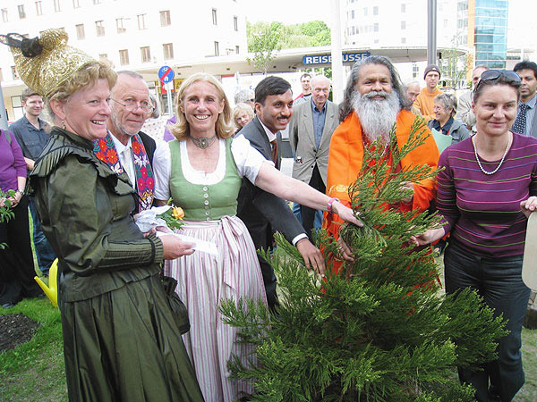 His Holiness Swamiji plants his 25th World Peace Tree in Linz, Austria