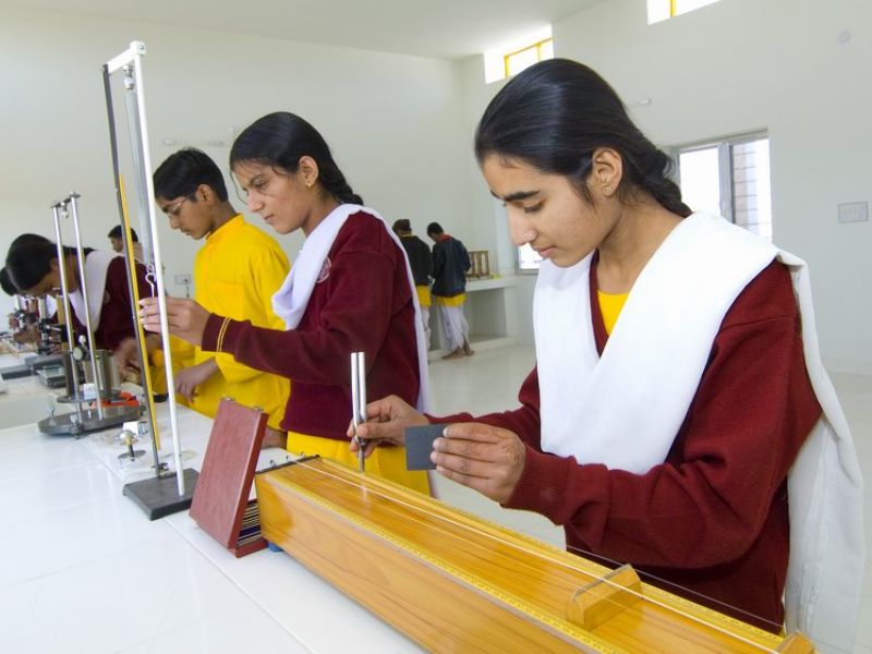 Sri Paramhans Swami Madhavanand College